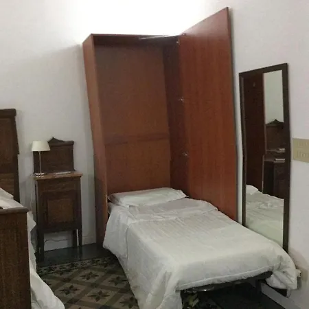 Lejlighedshotel Crispi 3*