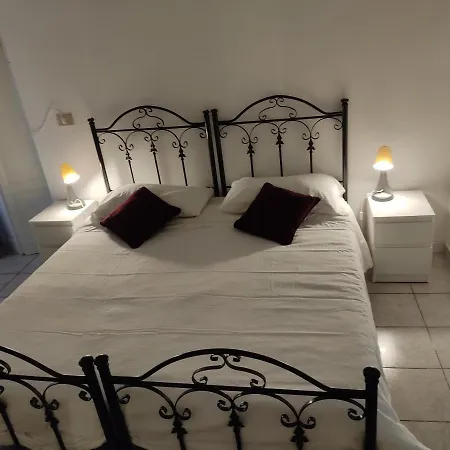 Aparthotel Crispi 3*